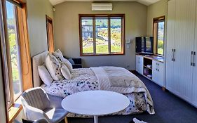 Studio Nestled In Ridgecrest
